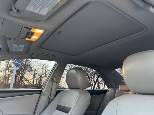 Серый Тойота Камри, объемом двигателя 2.5 л и пробегом 190 тыс. км за 11800 $, фото 18 на Automoto.ua