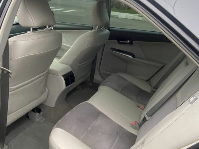 Серый Тойота Камри, объемом двигателя 2.5 л и пробегом 188 тыс. км за 12700 $, фото 16 на Automoto.ua