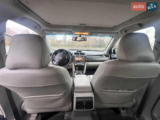 Сірий Тойота Камрі, об'ємом двигуна 2.49 л та пробігом 274 тис. км за 8000 $, фото 15 на Automoto.ua