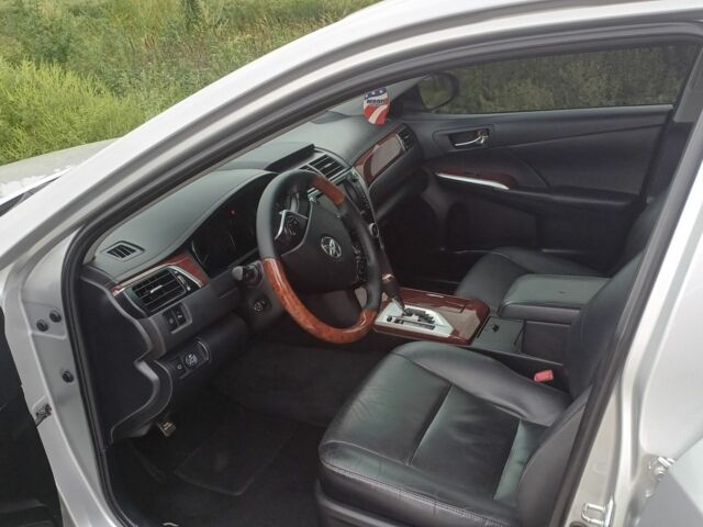 Серый Тойота Камри, объемом двигателя 2.5 л и пробегом 193 тыс. км за 14700 $, фото 7 на Automoto.ua