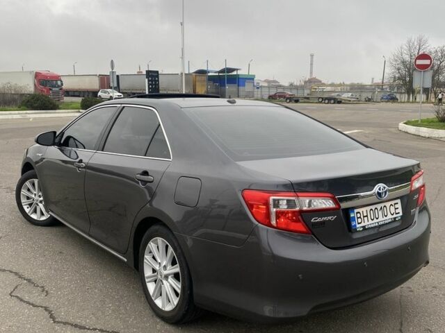 Серый Тойота Камри, объемом двигателя 2.5 л и пробегом 188 тыс. км за 12700 $, фото 4 на Automoto.ua