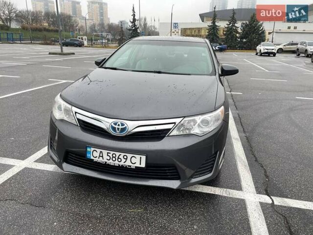 Серый Тойота Камри, объемом двигателя 2.49 л и пробегом 194 тыс. км за 11000 $, фото 14 на Automoto.ua