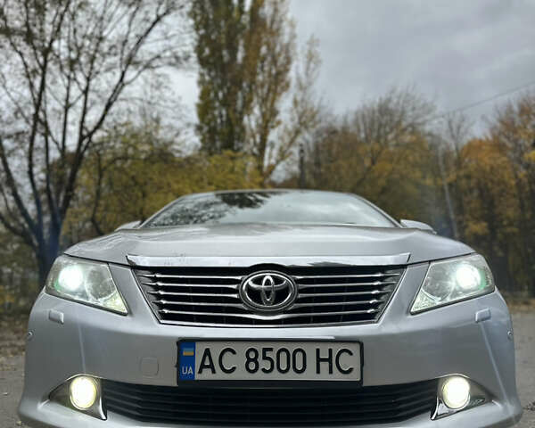 Серый Тойота Камри, объемом двигателя 2.49 л и пробегом 271 тыс. км за 12500 $, фото 30 на Automoto.ua