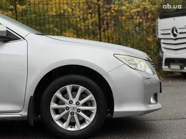 Серый Тойота Камри, объемом двигателя 2.5 л и пробегом 213 тыс. км за 14490 $, фото 14 на Automoto.ua