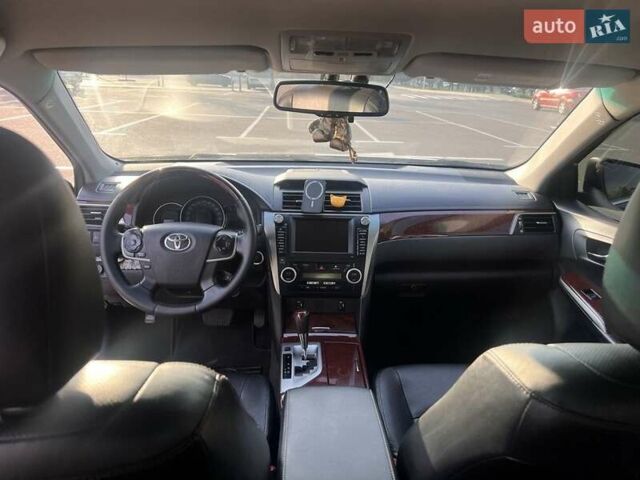 Серый Тойота Камри, объемом двигателя 2.5 л и пробегом 175 тыс. км за 16500 $, фото 9 на Automoto.ua