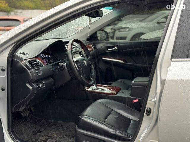 Серый Тойота Камри, объемом двигателя 2.5 л и пробегом 213 тыс. км за 14490 $, фото 16 на Automoto.ua