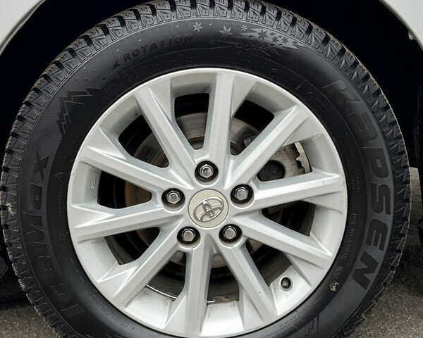 Серый Тойота Камри, объемом двигателя 2.49 л и пробегом 191 тыс. км за 13300 $, фото 11 на Automoto.ua