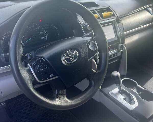 Серый Тойота Камри, объемом двигателя 2.49 л и пробегом 193 тыс. км за 10000 $, фото 10 на Automoto.ua