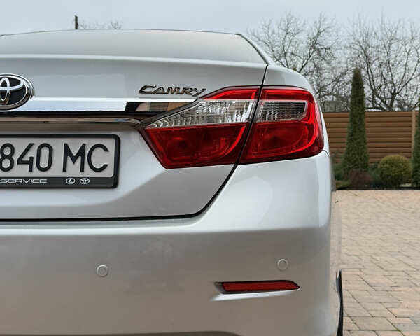 Сірий Тойота Камрі, об'ємом двигуна 2.5 л та пробігом 232 тис. км за 12800 $, фото 10 на Automoto.ua