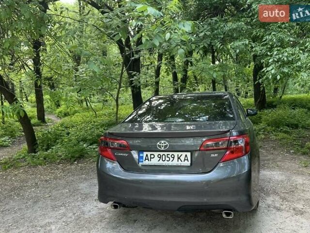 Сірий Тойота Камрі, об'ємом двигуна 2.49 л та пробігом 290 тис. км за 9500 $, фото 3 на Automoto.ua