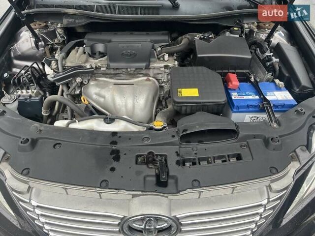 Серый Тойота Камри, объемом двигателя 2.5 л и пробегом 188 тыс. км за 15800 $, фото 5 на Automoto.ua