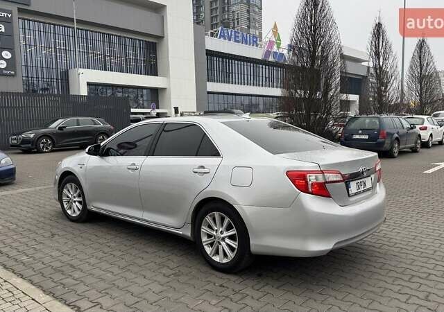 Серый Тойота Камри, объемом двигателя 2.49 л и пробегом 290 тыс. км за 11400 $, фото 18 на Automoto.ua