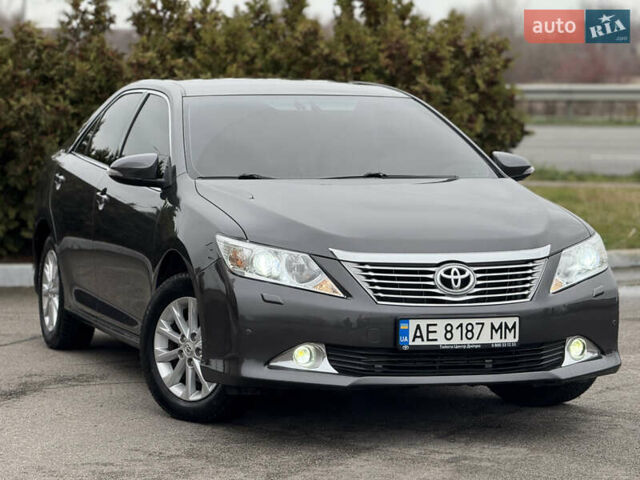 Серый Тойота Камри, объемом двигателя 2.5 л и пробегом 198 тыс. км за 13999 $, фото 13 на Automoto.ua