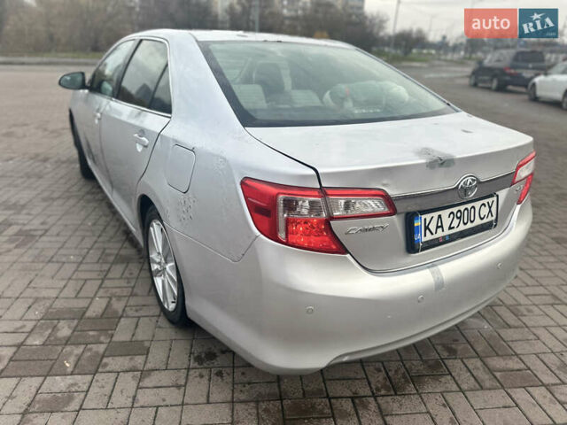 Сірий Тойота Камрі, об'ємом двигуна 2.49 л та пробігом 274 тис. км за 8000 $, фото 3 на Automoto.ua