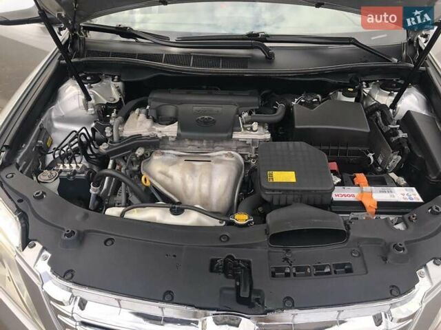 Серый Тойота Камри, объемом двигателя 2.5 л и пробегом 181 тыс. км за 11500 $, фото 12 на Automoto.ua