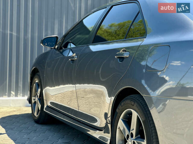 Сірий Тойота Камрі, об'ємом двигуна 2.49 л та пробігом 252 тис. км за 9800 $, фото 10 на Automoto.ua