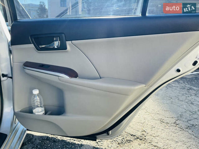 Серый Тойота Камри, объемом двигателя 2.5 л и пробегом 155 тыс. км за 13000 $, фото 12 на Automoto.ua