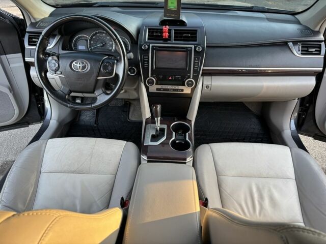 Серый Тойота Камри, объемом двигателя 2.5 л и пробегом 190 тыс. км за 11800 $, фото 13 на Automoto.ua