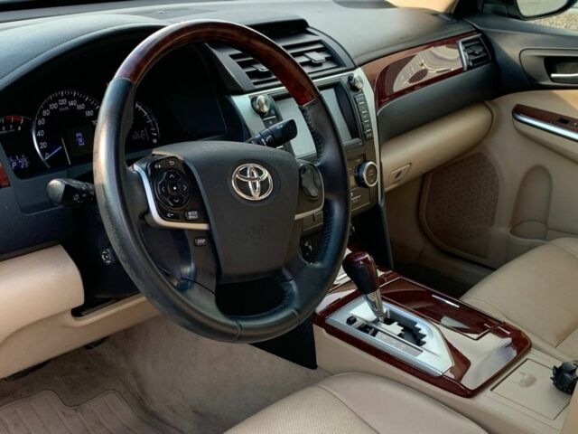 Серый Тойота Камри, объемом двигателя 2.5 л и пробегом 177 тыс. км за 13000 $, фото 6 на Automoto.ua