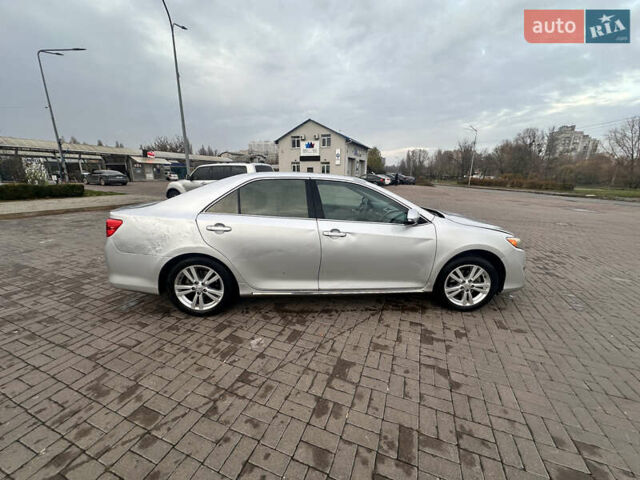 Сірий Тойота Камрі, об'ємом двигуна 2.49 л та пробігом 274 тис. км за 8000 $, фото 1 на Automoto.ua