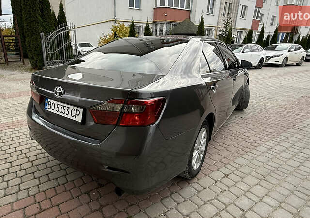 Серый Тойота Камри, объемом двигателя 2.49 л и пробегом 252 тыс. км за 11499 $, фото 3 на Automoto.ua