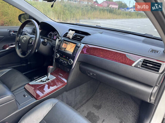 Тойота Камри 2012 в Киеве на Automoto.ua Серый Тойота Камри, объемом двигателя 2.49 л и пробегом 198 тыс. км за 15490 $, фото 61 на Automoto.ua