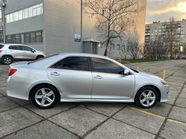 Сірий Тойота Камрі, об'ємом двигуна 2.5 л та пробігом 193 тис. км за 11000 $, фото 4 на Automoto.ua