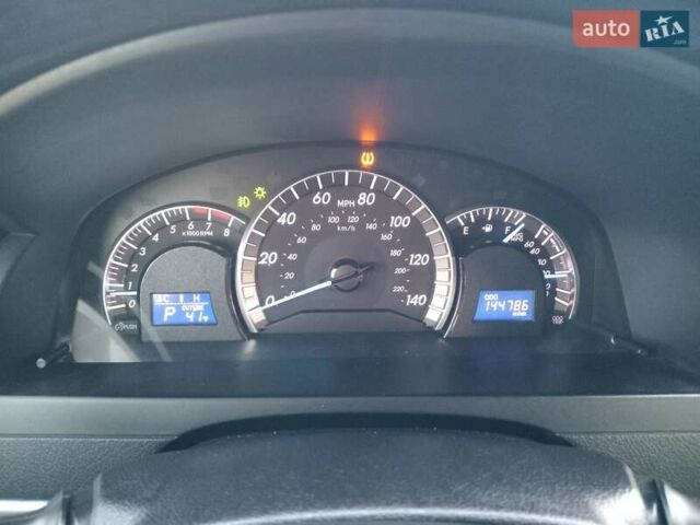 Серый Тойота Камри, объемом двигателя 2.49 л и пробегом 230 тыс. км за 9800 $, фото 23 на Automoto.ua