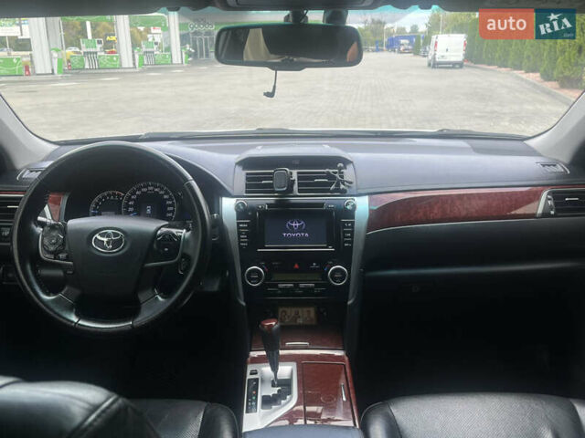 Сірий Тойота Камрі, об'ємом двигуна 2.5 л та пробігом 210 тис. км за 13500 $, фото 17 на Automoto.ua
