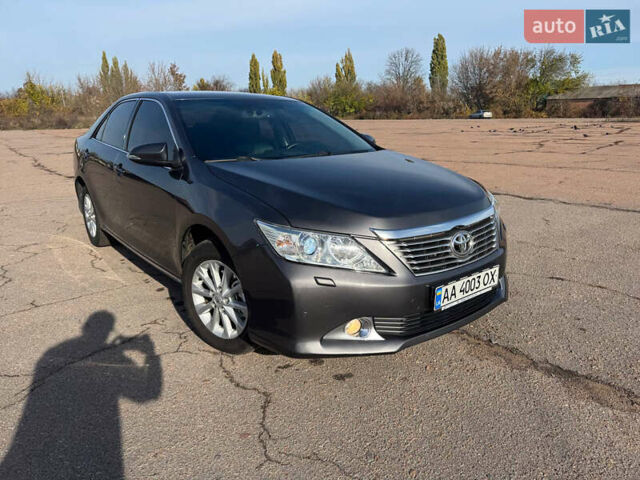 Сірий Тойота Камрі, об'ємом двигуна 2.5 л та пробігом 240 тис. км за 12999 $, фото 14 на Automoto.ua