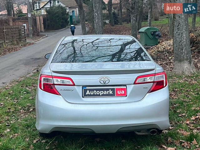 Сірий Тойота Камрі, об'ємом двигуна 2.5 л та пробігом 297 тис. км за 10390 $, фото 8 на Automoto.ua