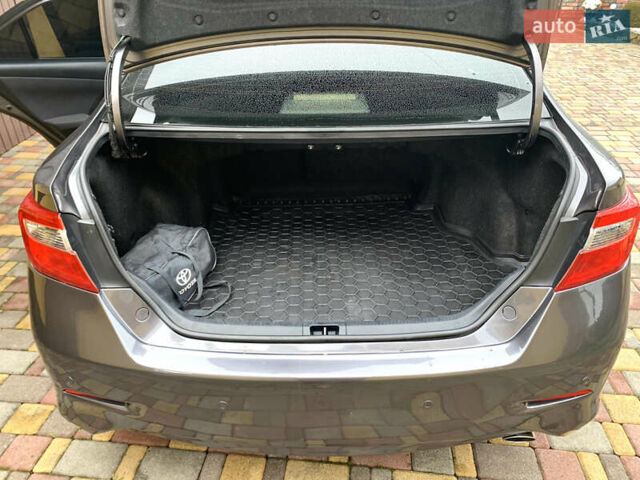 Сірий Тойота Камрі, об'ємом двигуна 2.49 л та пробігом 225 тис. км за 12800 $, фото 31 на Automoto.ua