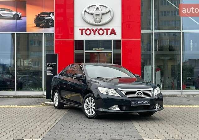 Серый Тойота Камри, объемом двигателя 2.5 л и пробегом 234 тыс. км за 15533 $, фото 2 на Automoto.ua