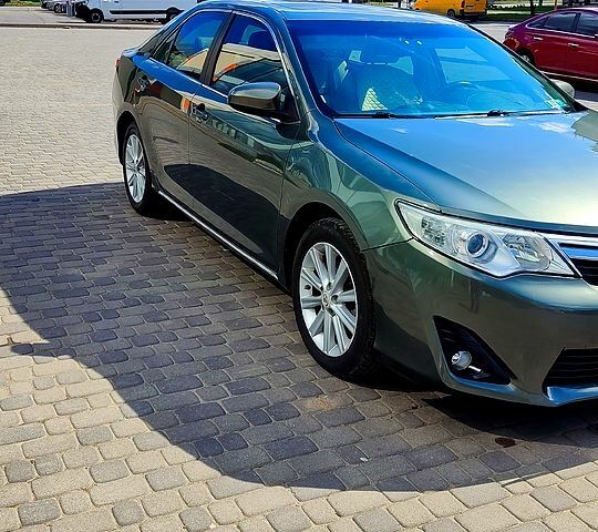 Серый Тойота Камри, объемом двигателя 2.5 л и пробегом 200 тыс. км за 11500 $, фото 6 на Automoto.ua