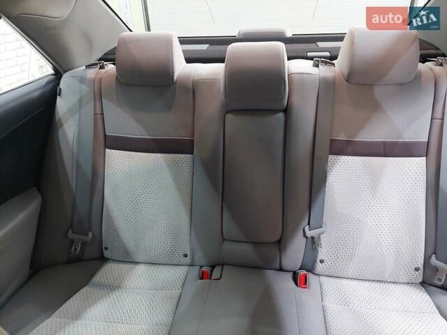 Серый Тойота Камри, объемом двигателя 2.5 л и пробегом 150 тыс. км за 15200 $, фото 2 на Automoto.ua