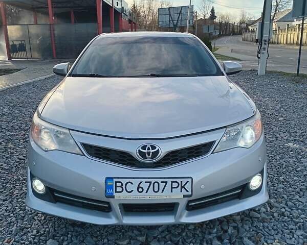 Серый Тойота Камри, объемом двигателя 2.49 л и пробегом 230 тыс. км за 9800 $, фото 4 на Automoto.ua