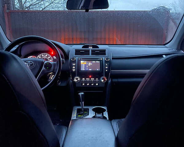 Сірий Тойота Камрі, об'ємом двигуна 2.49 л та пробігом 225 тис. км за 11400 $, фото 14 на Automoto.ua