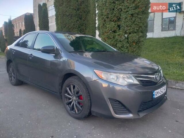 Тойота Камрі 2013 у Хмельницькому на Automoto.ua Сірий Тойота Камрі, об'ємом двигуна 2.5 л та пробігом 137 тис. км за 9900 $, фото 3 на Automoto.ua