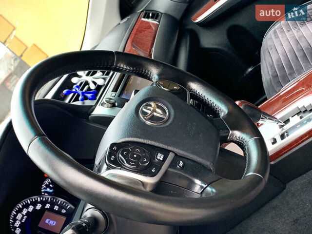 Сірий Тойота Камрі, об'ємом двигуна 2.49 л та пробігом 225 тис. км за 12800 $, фото 2 на Automoto.ua