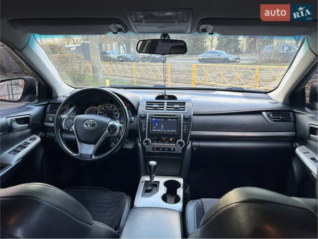 Серый Тойота Камри, объемом двигателя 2.49 л и пробегом 193 тыс. км за 11000 $, фото 12 на Automoto.ua