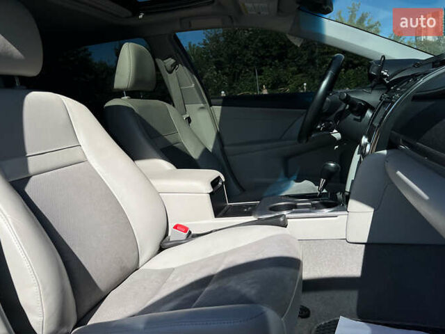 Серый Тойота Камри, объемом двигателя 2.49 л и пробегом 114 тыс. км за 16500 $, фото 8 на Automoto.ua