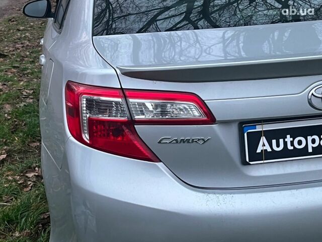 Серый Тойота Камри, объемом двигателя 2.5 л и пробегом 297 тыс. км за 10390 $, фото 9 на Automoto.ua
