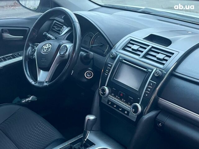 Серый Тойота Камри, объемом двигателя 2.5 л и пробегом 297 тыс. км за 10390 $, фото 17 на Automoto.ua