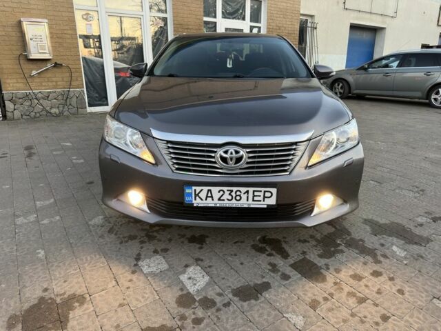 Серый Тойота Камри, объемом двигателя 2.5 л и пробегом 250 тыс. км за 12000 $, фото 12 на Automoto.ua