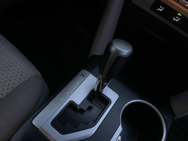 Серый Тойота Камри, объемом двигателя 2.5 л и пробегом 141 тыс. км за 12500 $, фото 19 на Automoto.ua