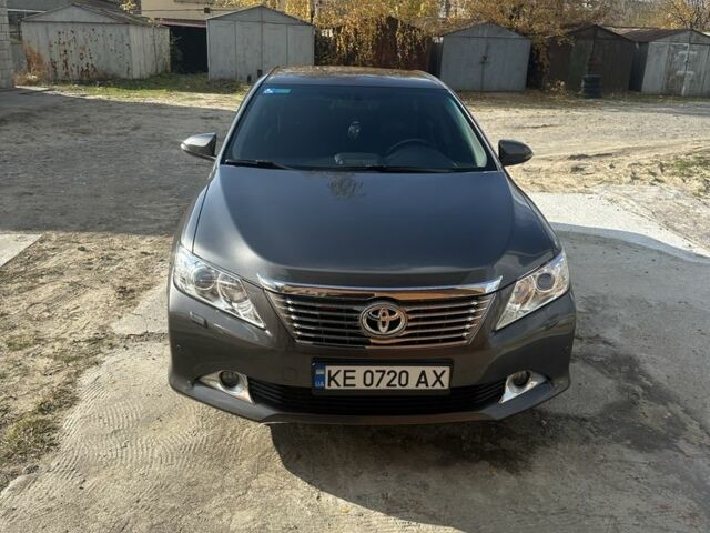 Сірий Тойота Камрі, об'ємом двигуна 2.5 л та пробігом 150 тис. км за 14200 $, фото 2 на Automoto.ua