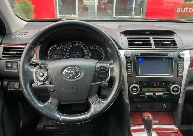 Серый Тойота Камри, объемом двигателя 2.5 л и пробегом 234 тыс. км за 15533 $, фото 4 на Automoto.ua