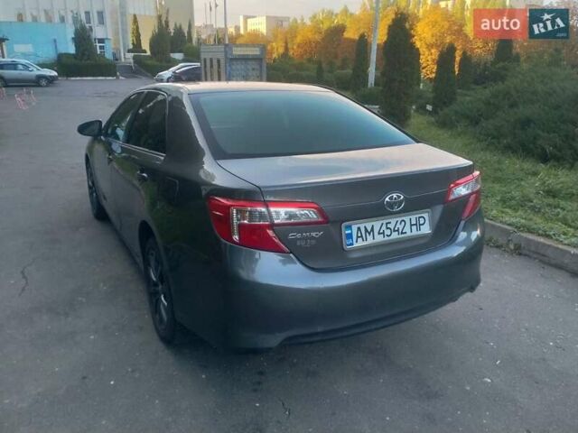 Тойота Камрі 2013 у Хмельницькому на Automoto.ua Сірий Тойота Камрі, об'ємом двигуна 2.5 л та пробігом 137 тис. км за 9900 $, фото 19 на Automoto.ua