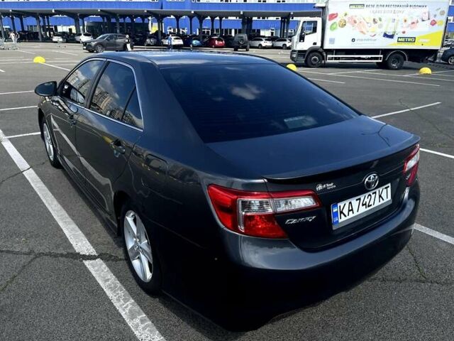 Серый Тойота Камри, объемом двигателя 2.49 л и пробегом 198 тыс. км за 12500 $, фото 10 на Automoto.ua