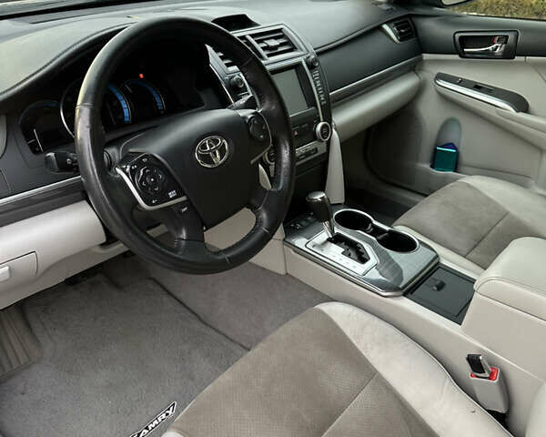 Серый Тойота Камри, объемом двигателя 2.49 л и пробегом 135 тыс. км за 14200 $, фото 9 на Automoto.ua